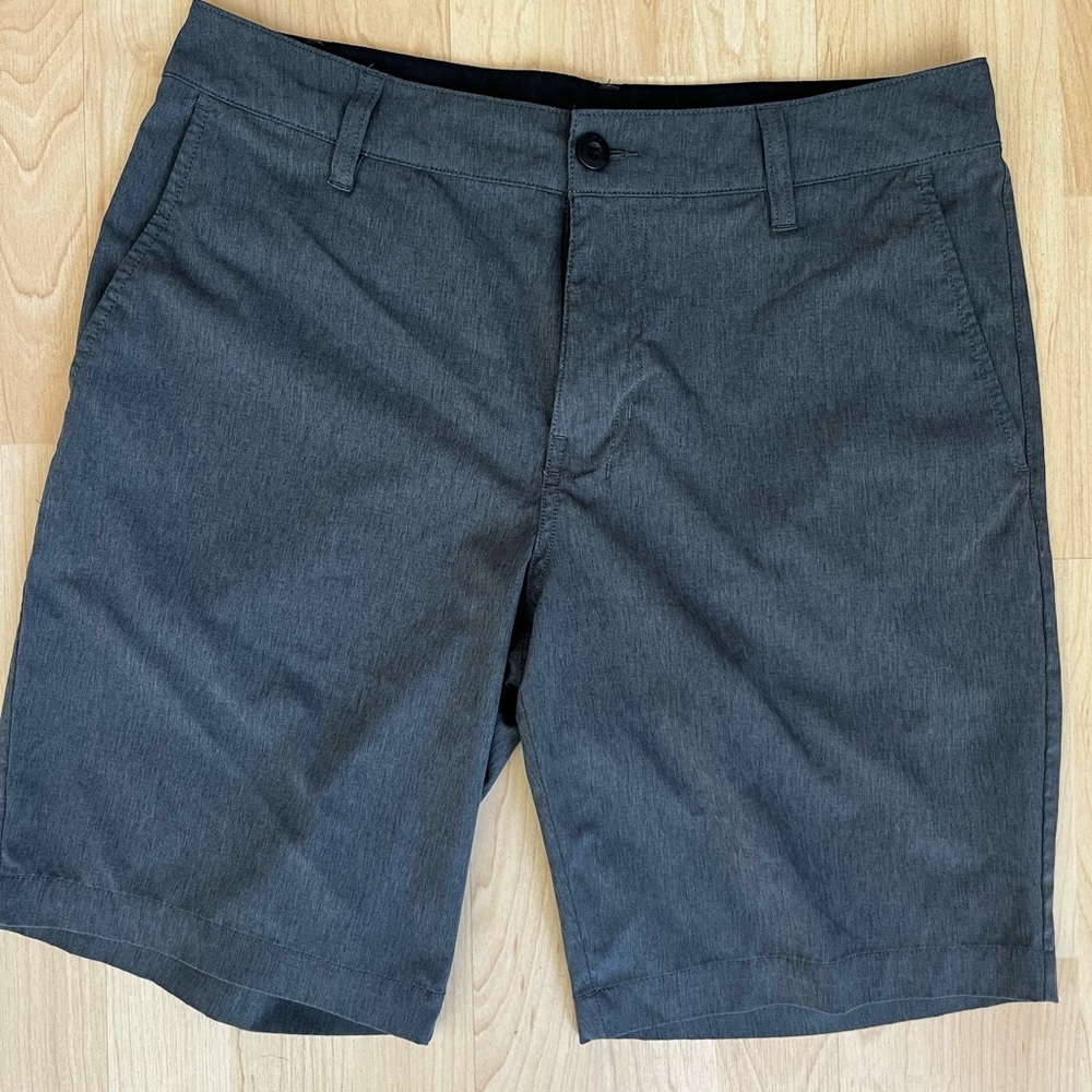 RSQ hybrid shorts for men in size 31.  Dark gray.  Excellent condition!